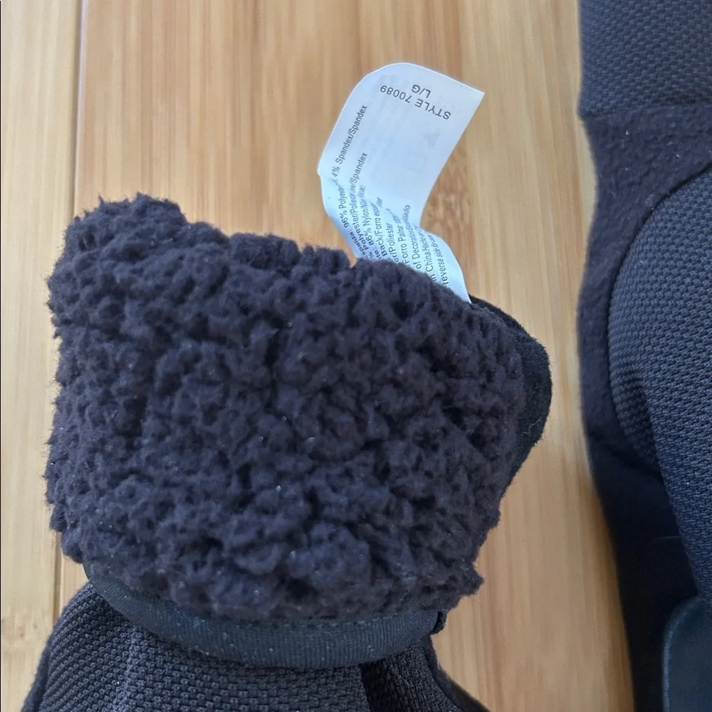 Isotoner Fleece-Lined Gloves NWOT - Picture 4 of 6